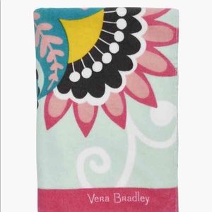 NWT Vera Bradley Towel Mint Flowers